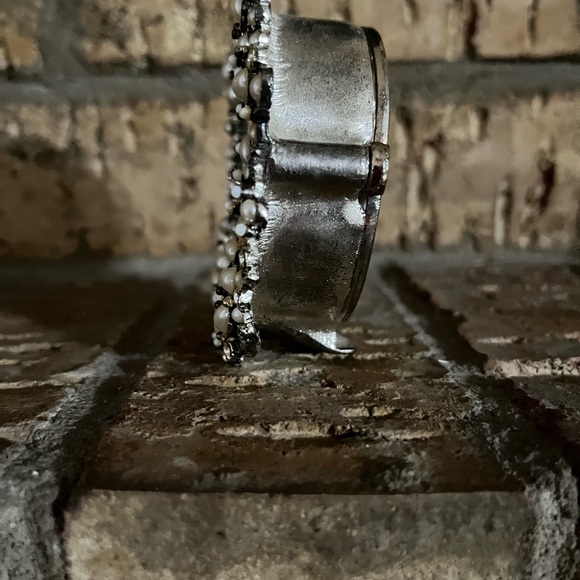 A VINTAGE PEARLIZED LOVELY CLOCK - Picture 3 of 8